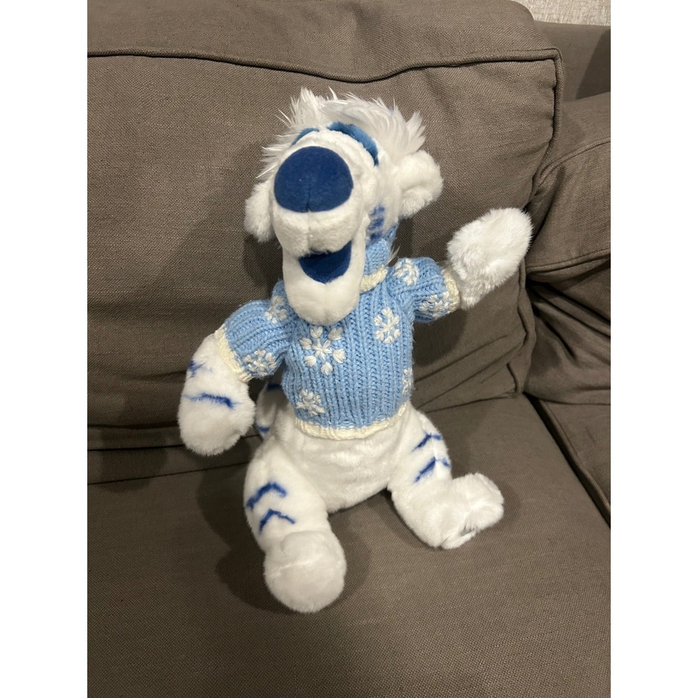 Disney Store Exclusive White Tigger Plush Blue Snowflake Sweater Winter Edition